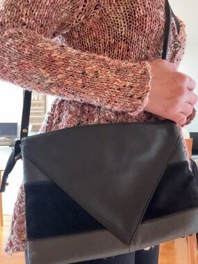 The Trend (Italian Brand) Elegant Crossbody Bag black leather perfect condition